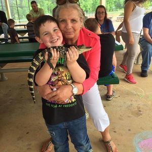 Meet your Posher, Gloria